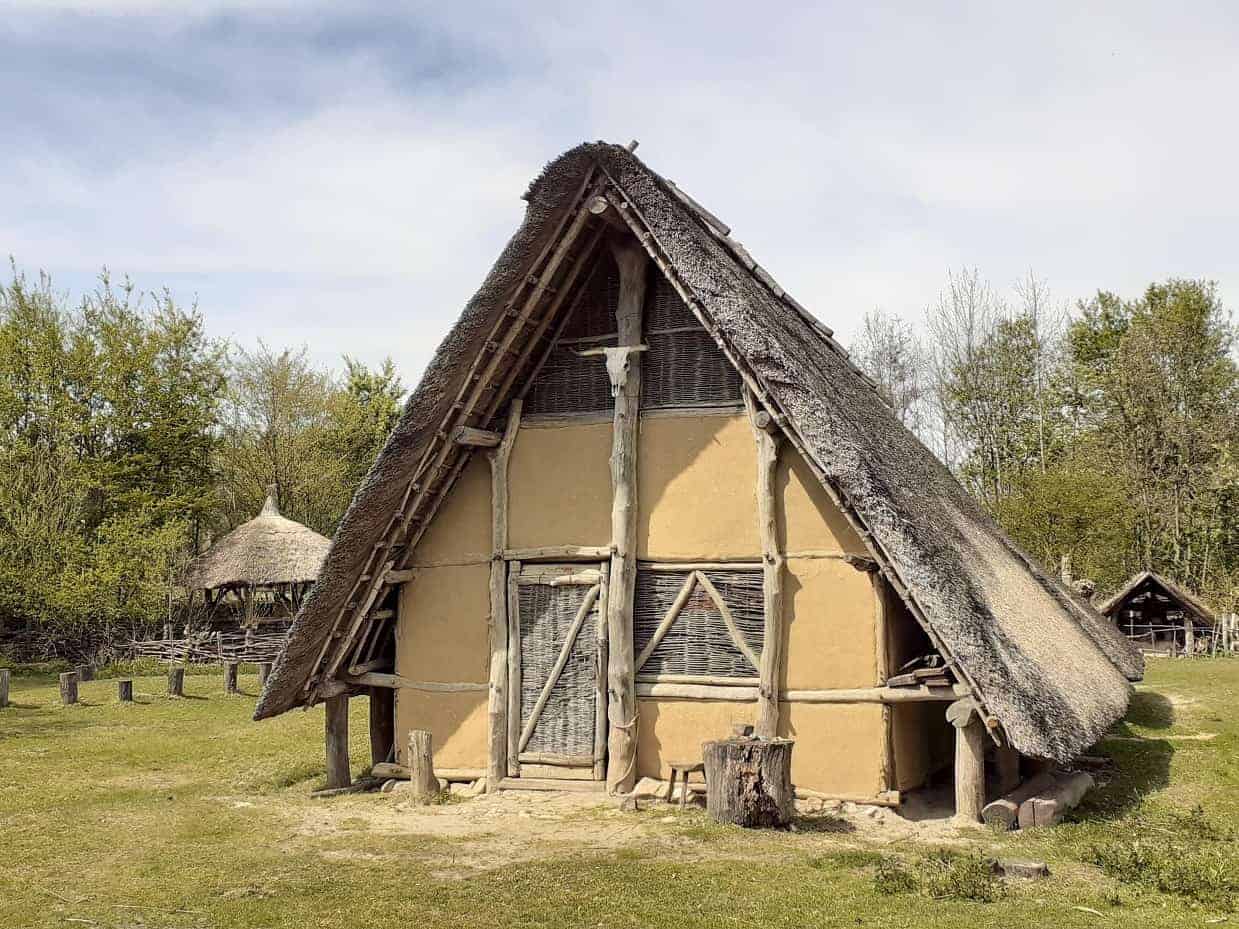 ijzertijdboerderij_lente