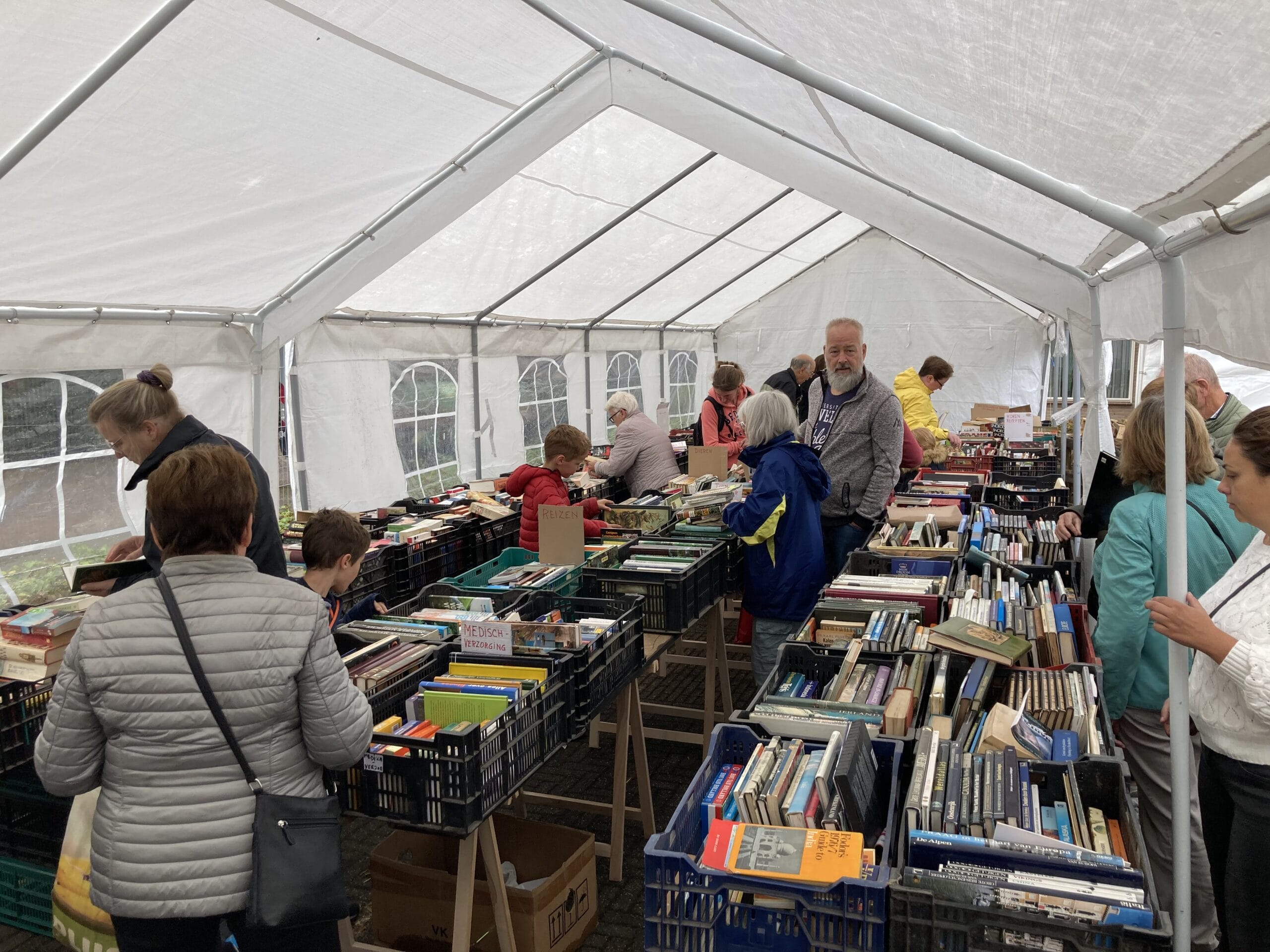 Boekenmarkt bij Alphen aan de Mart